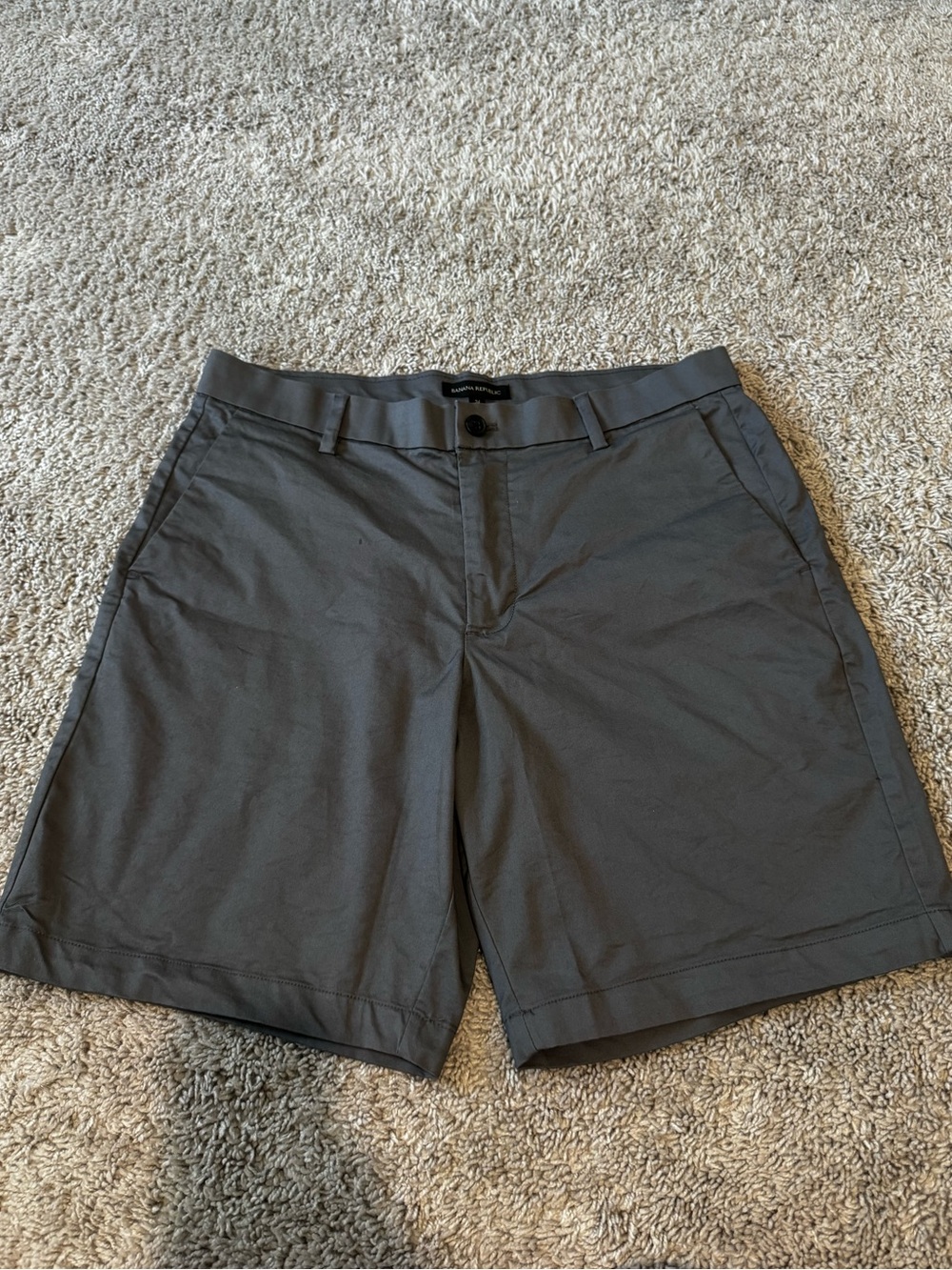 Banana Republic Men's Gray Flat-Front Shorts